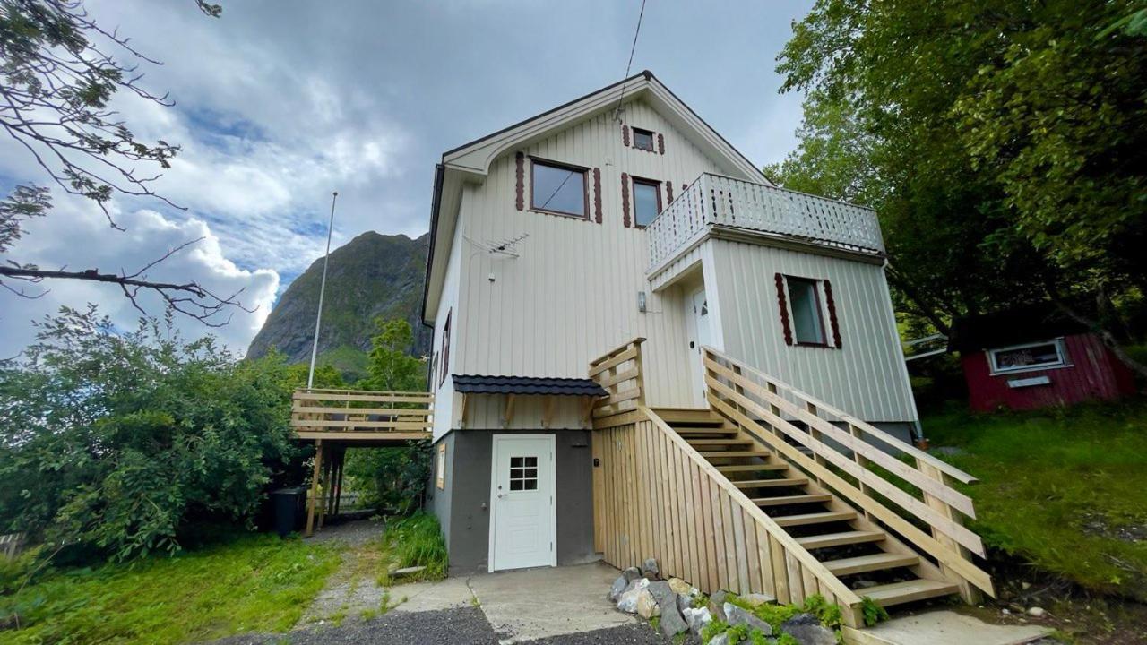 Apartments Reine Lofoten Bagian luar foto
